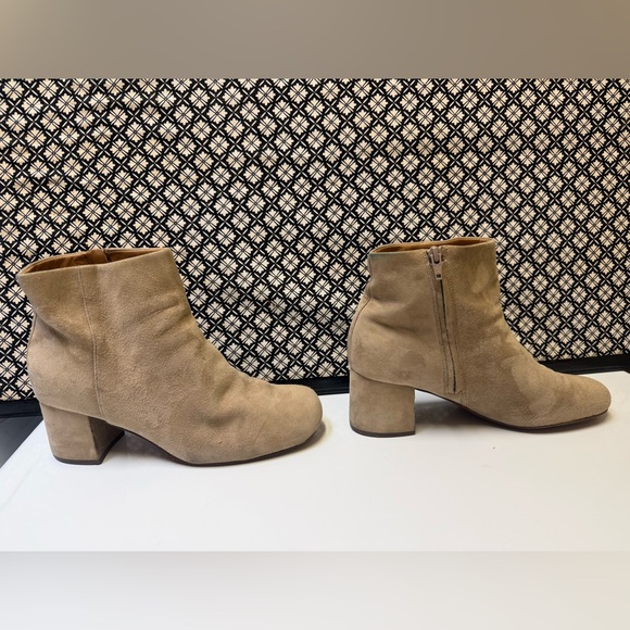 Vionic Waterproof Suede Ankle Booties Tan - Picture 2 of 8